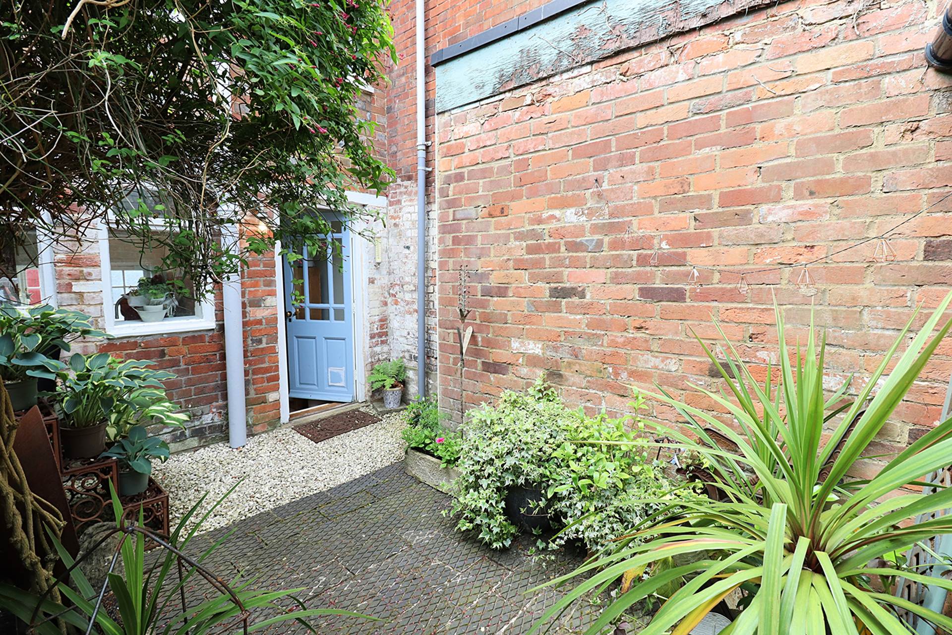 Additional Property Image 2 bedroom Terraced for sale in Marlborough 11