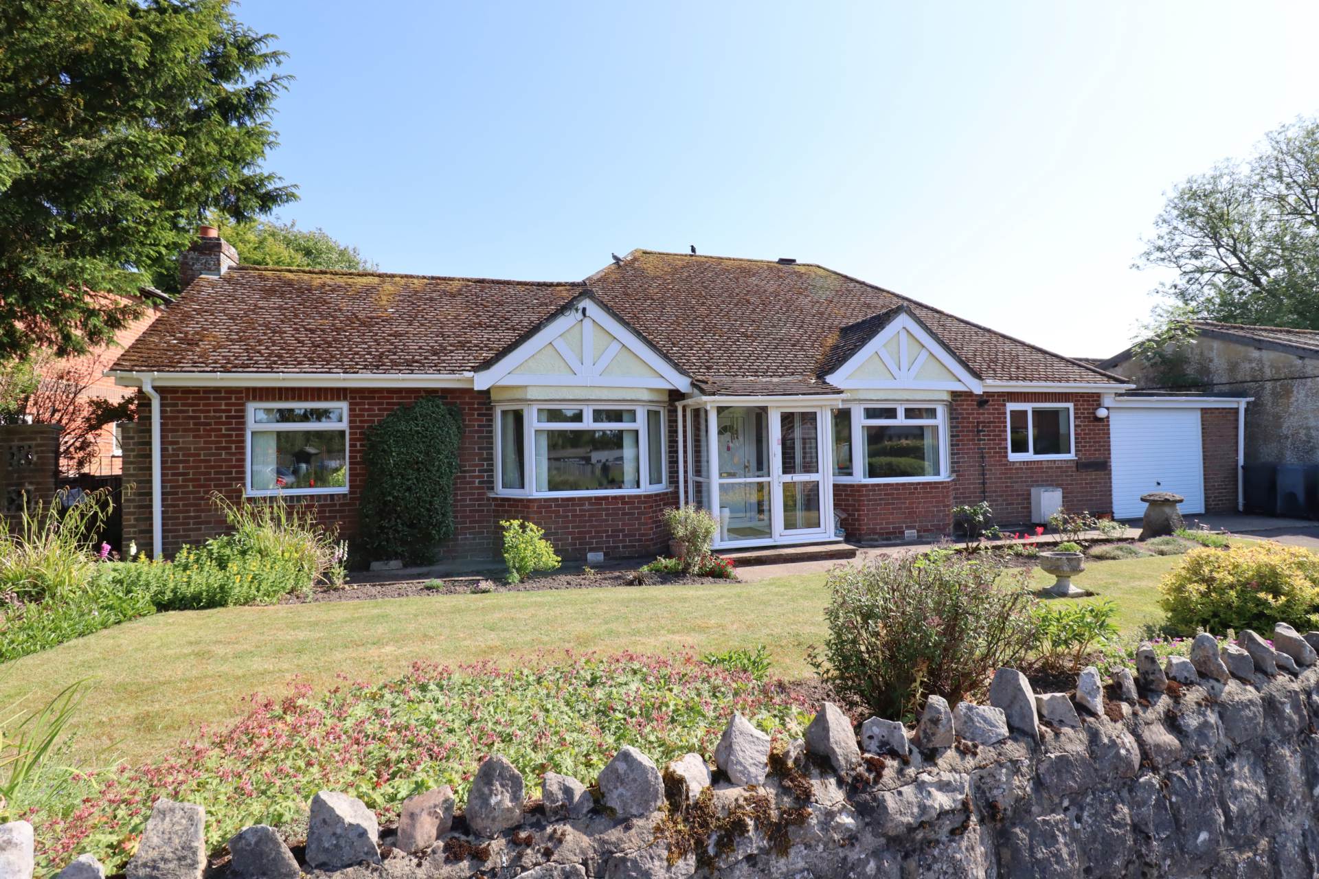 2 bedroom Detached Bungalow for sale in Marlborough