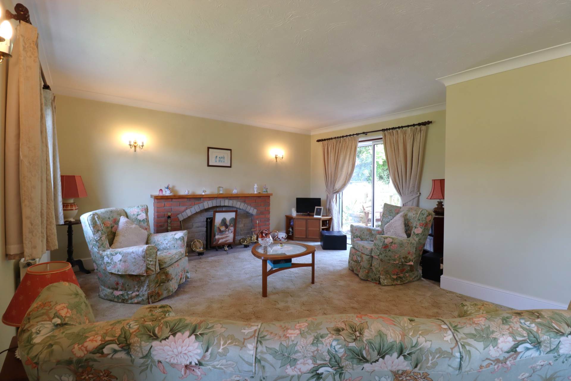 Additional Property Image 2 bedroom Detached Bungalow for sale in Marlborough 2
