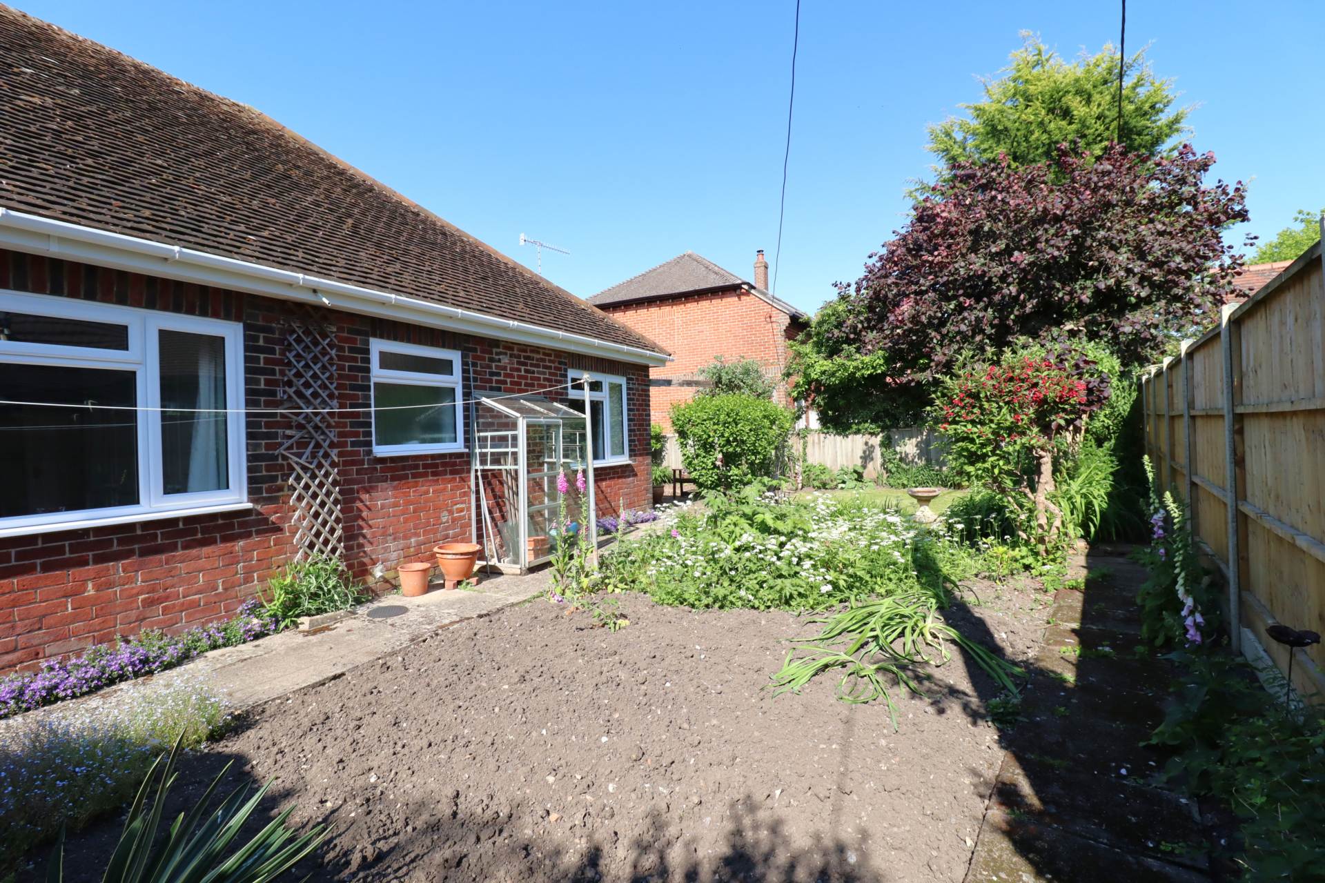 Additional Property Image 2 bedroom Detached Bungalow for sale in Marlborough 11