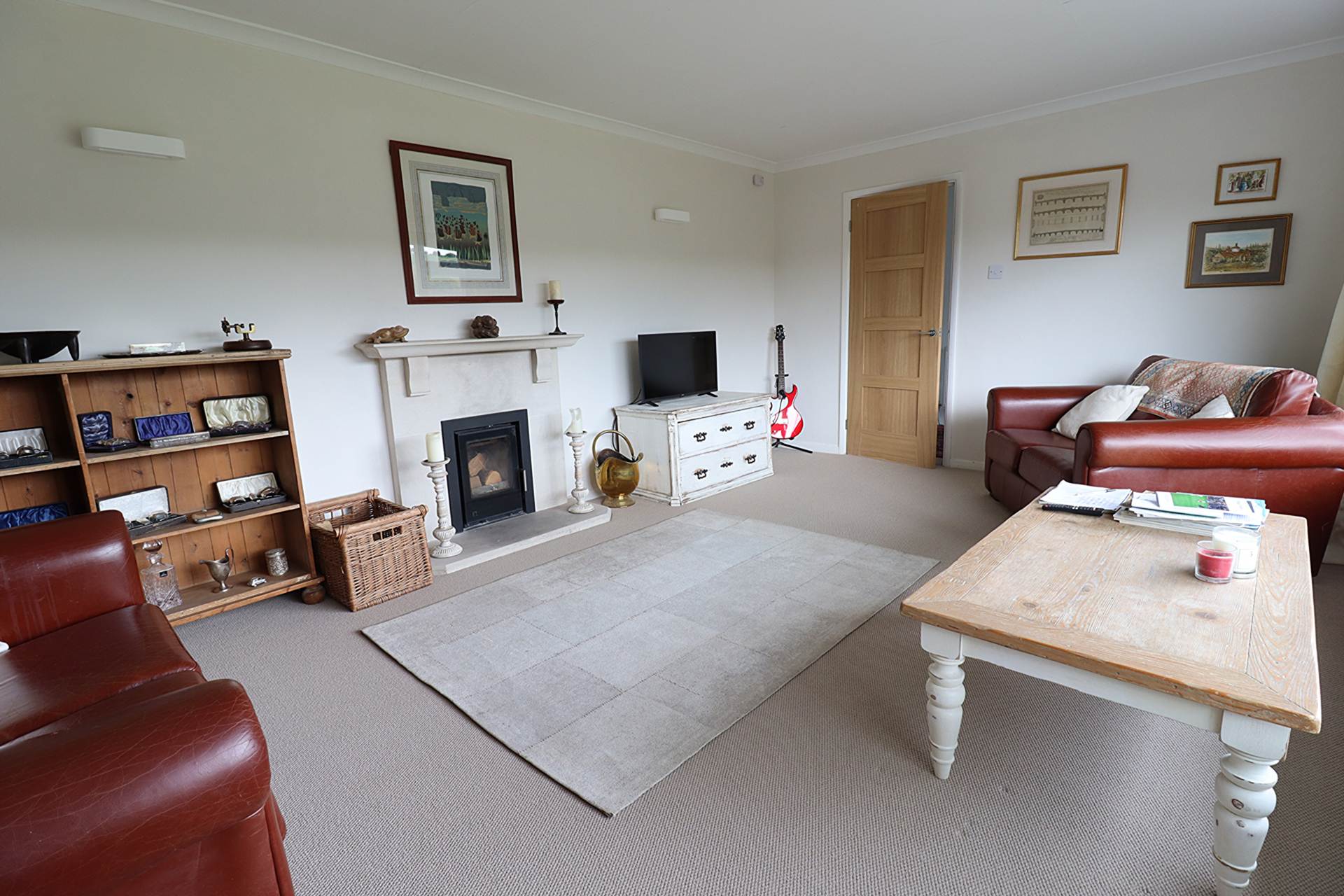 Additional Property Image 3 bedroom Detached Bungalow for sale in Hungerford 5