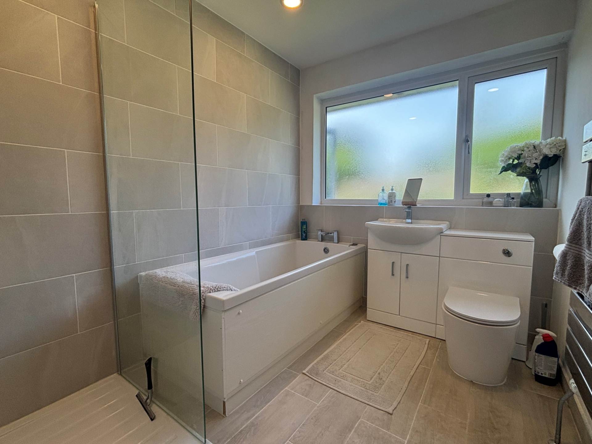Additional Property Image 3 bedroom Detached Bungalow for sale in Hungerford 7
