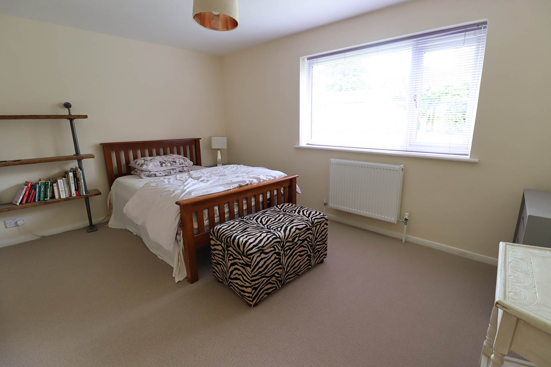Additional Property Image 3 bedroom Detached Bungalow for sale in Hungerford 11