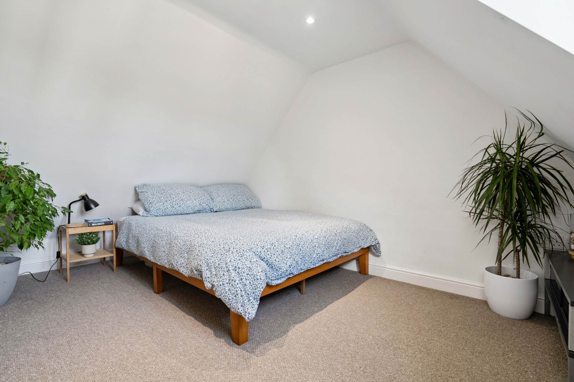 Additional Property Image 2 bedroom Terraced for sale in Marlborough 8