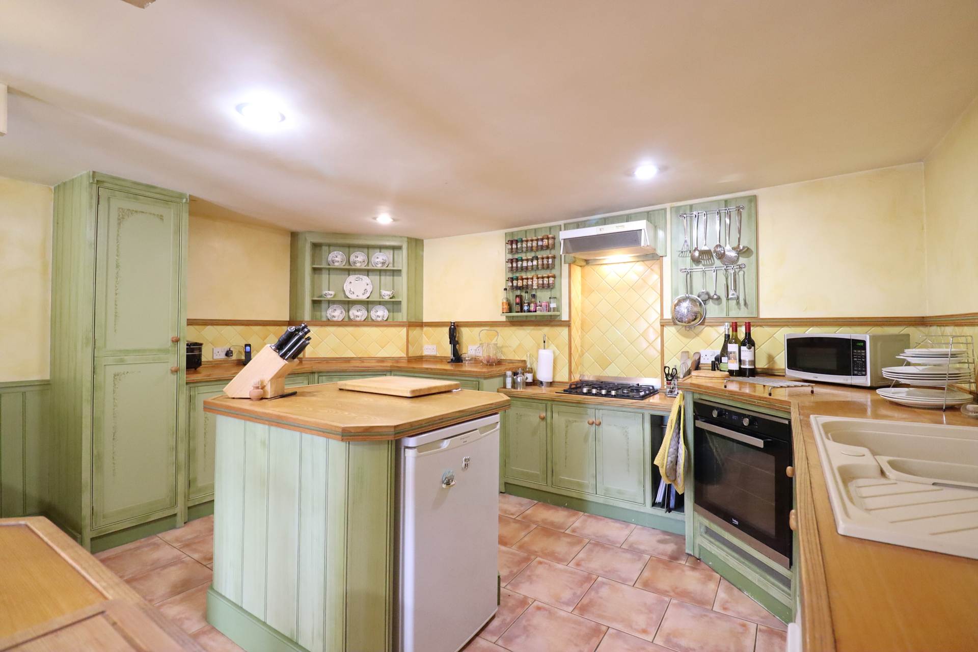 Additional Property Image 2 bedroom Terraced for sale in Marlborough 4