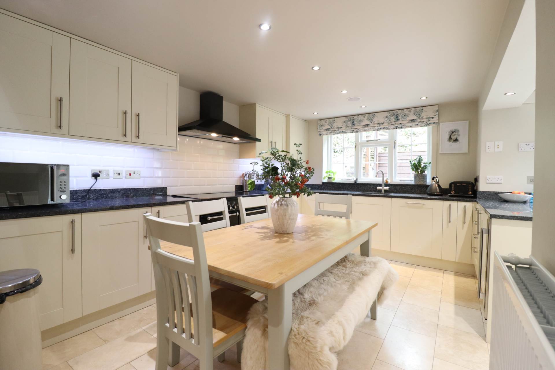 Additional Property Image 2 bedroom Terraced for sale in Marlborough 2