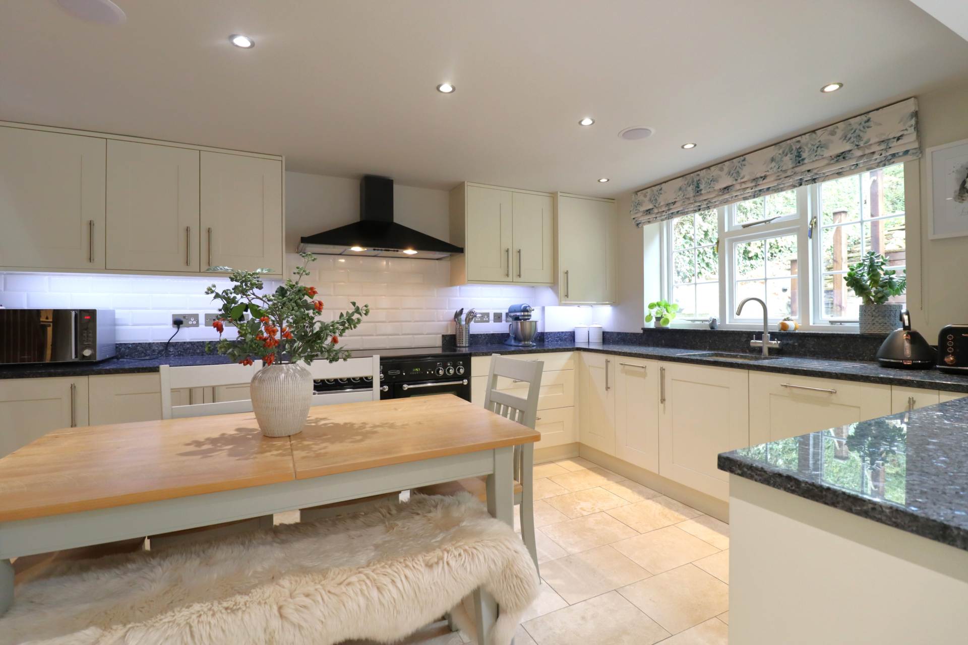 Additional Property Image 2 bedroom Terraced for sale in Marlborough 5