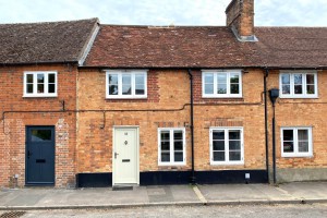 3 bedroom Terraced for sale in Marlborough