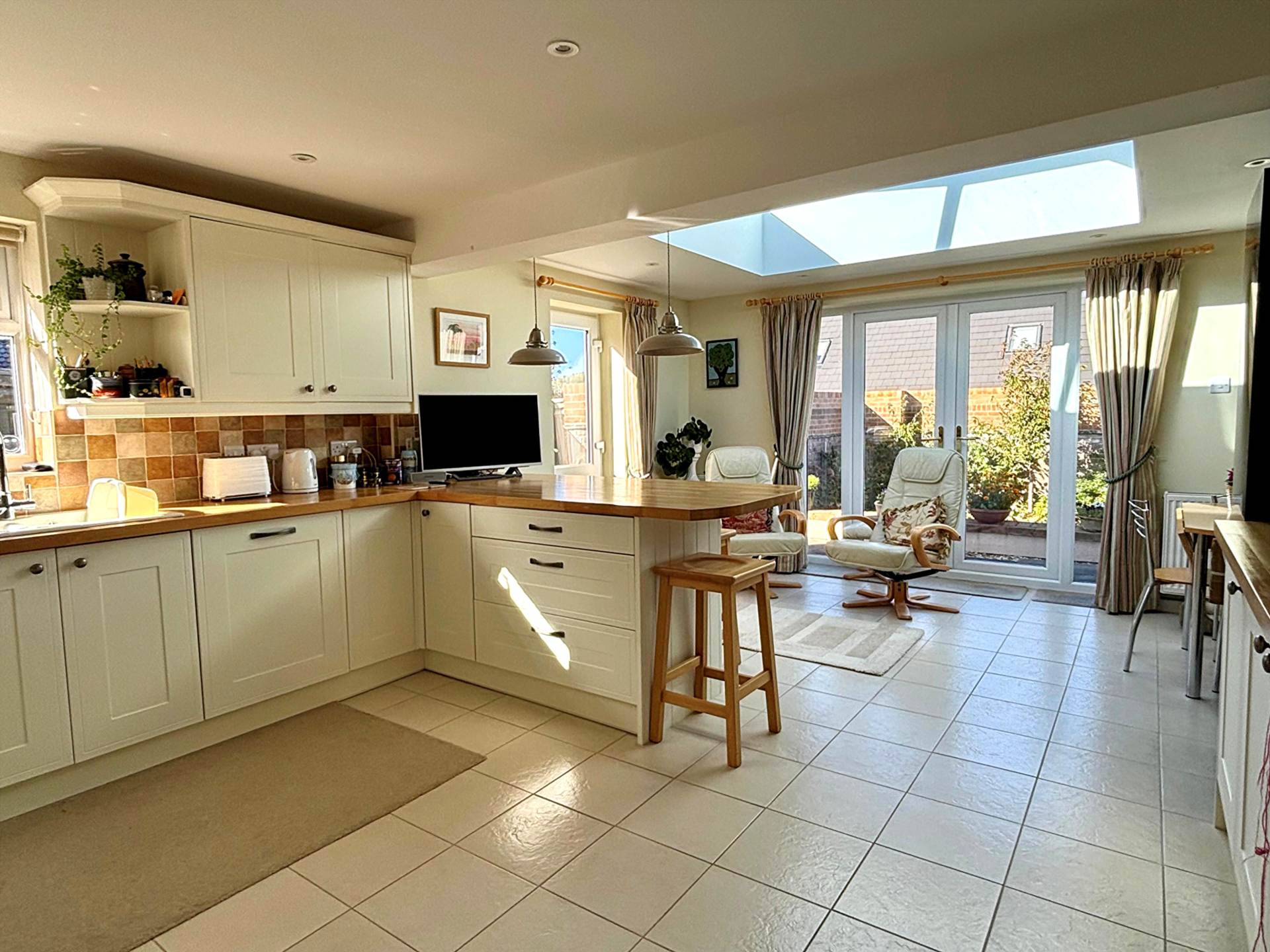 Additional Property Image 4 bedroom Detached Bungalow for sale in Marlborough 4
