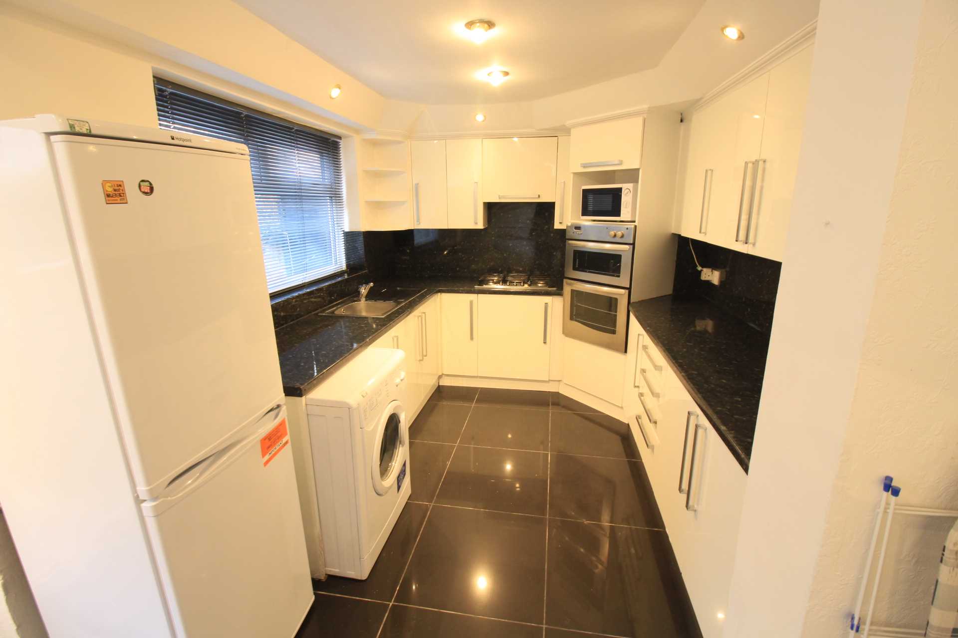 5 bedroom Semi Detached to rent in Salford