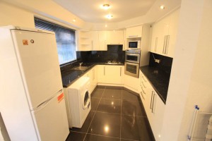 5 bedroom Semi Detached to rent in Salford