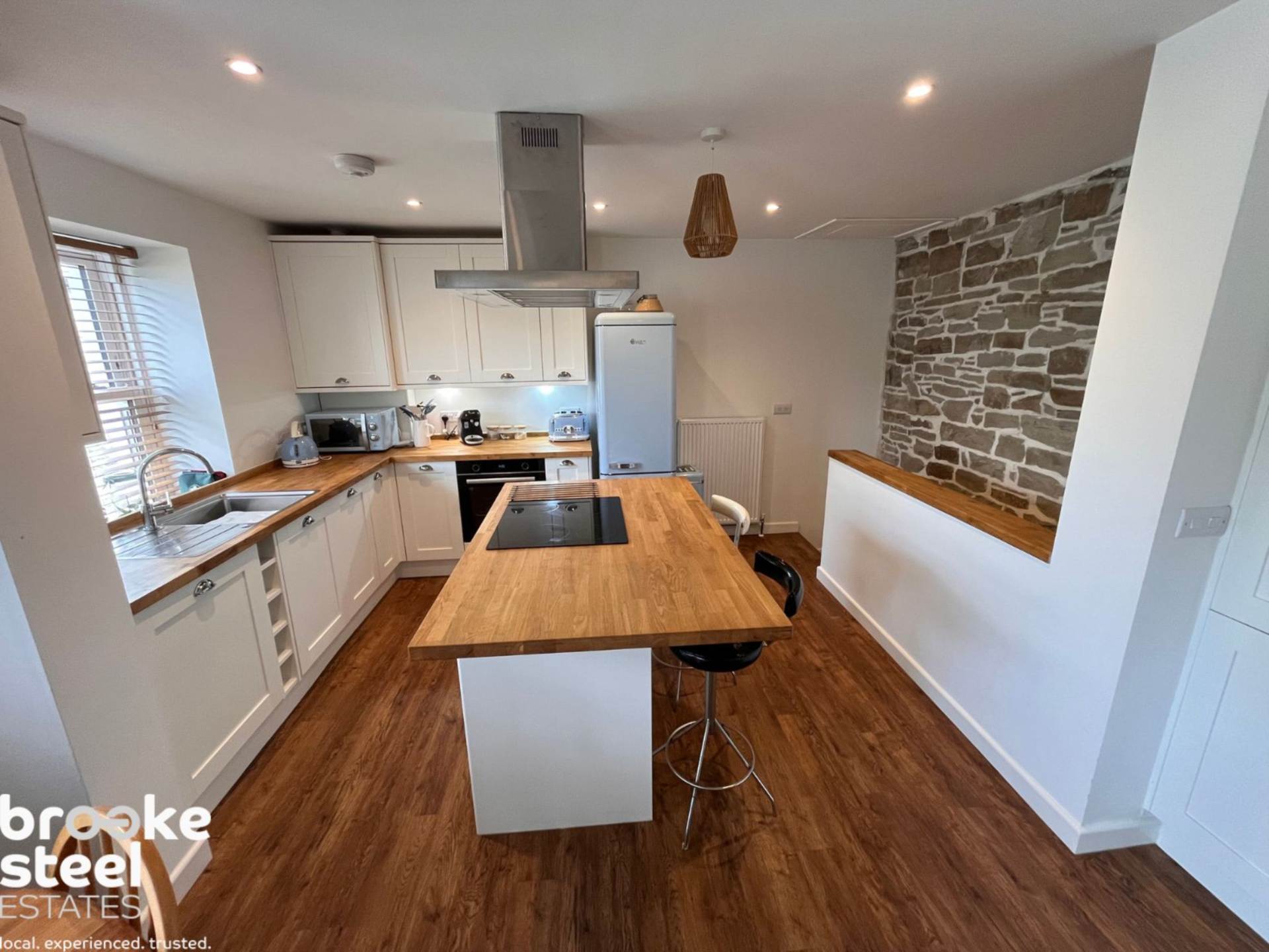 Additional Property Image 2 bedroom Cottage to rent in Bury 2