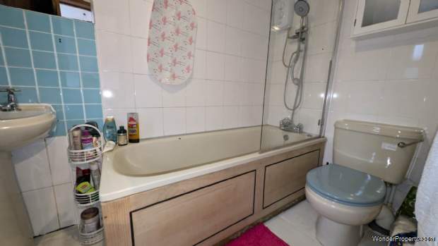 Additional Property Image 3 bedroom Semi Detached Bungalow for sale in Bordon 3