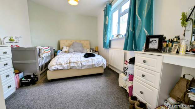 Additional Property Image 3 bedroom Semi Detached Bungalow for sale in Bordon 5