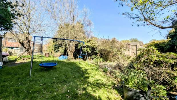 Additional Property Image 3 bedroom Semi Detached Bungalow for sale in Bordon 11