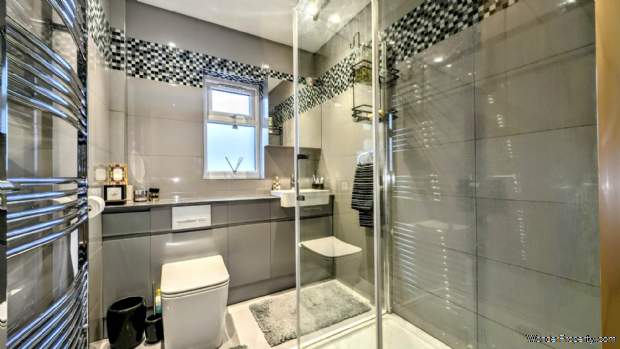 Additional Property Image 4 bedroom Detached for sale in Bordon 3
