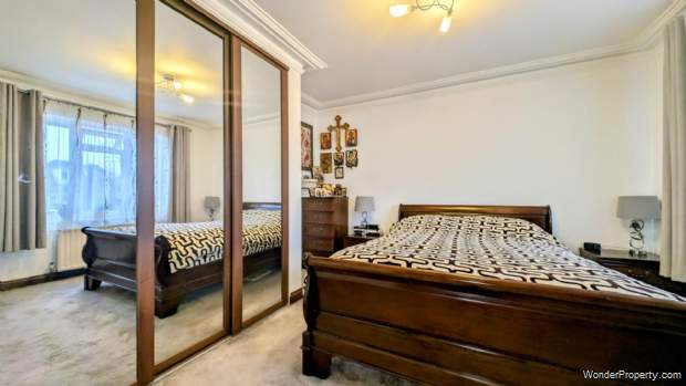 Additional Property Image 4 bedroom Detached for sale in Bordon 12