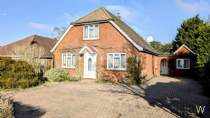 4 bedroom Detached for sale in Bordon