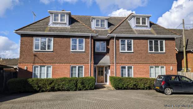 Additional Property Image 2 bedroom Flat for sale in Bordon 6