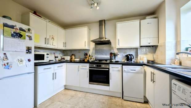 Additional Property Image 2 bedroom Flat for sale in Bordon 9