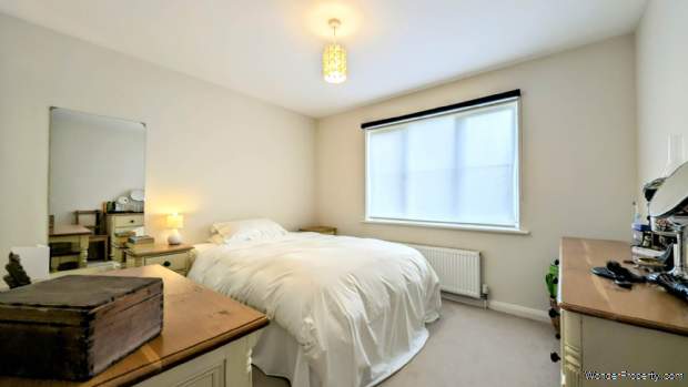 2 bedroom Flat for sale in Bordon