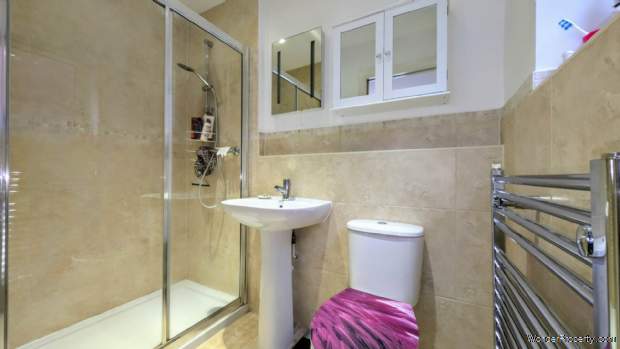 Additional Property Image 2 bedroom Flat for sale in Bordon 3