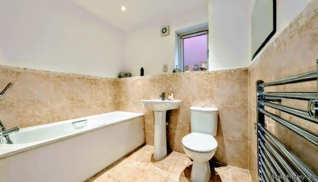 Additional Property Image 2 bedroom Flat for sale in Bordon 4