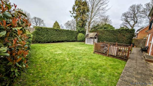 Additional Property Image 2 bedroom Flat for sale in Bordon 5