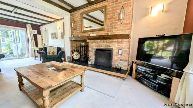 Additional Property Image 4 bedroom Detached for sale in Bordon 3