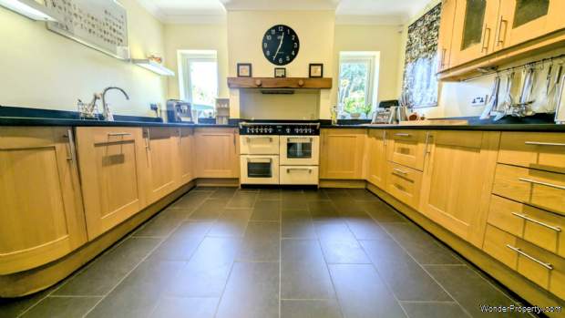 Additional Property Image 4 bedroom Detached for sale in Bordon 15