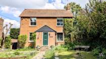 4 bedroom Detached for sale in Bordon