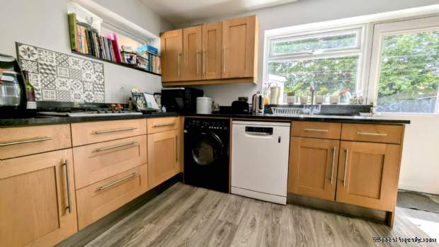 Additional Property Image 4 bedroom Detached for sale in Bordon 7