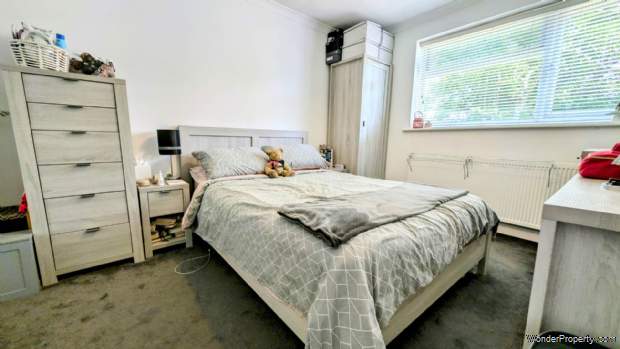 Additional Property Image 4 bedroom Detached for sale in Bordon 10