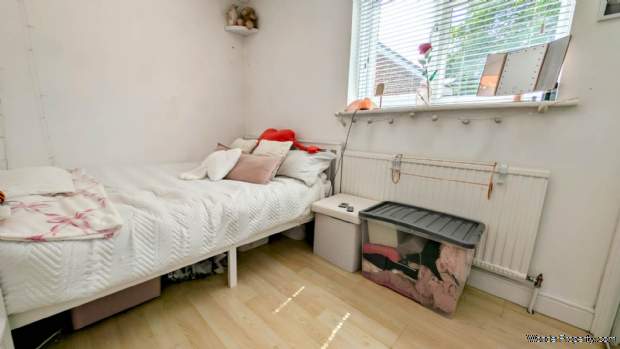 Additional Property Image 4 bedroom Detached for sale in Bordon 12