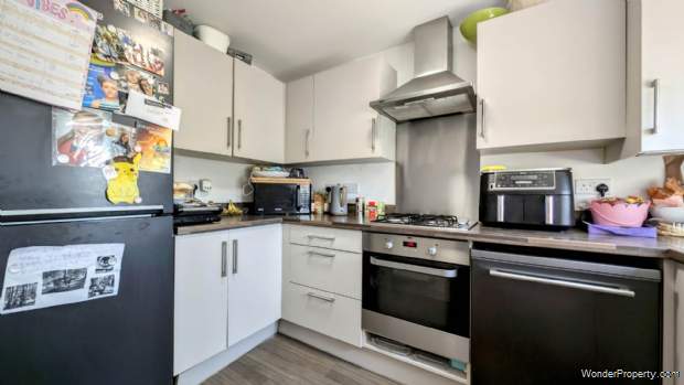 Additional Property Image 2 bedroom Semi Detached for sale in Bordon 6