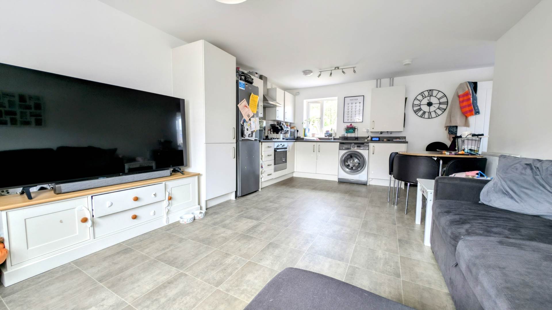 Additional Property Image 2 bedroom Coach House for sale in Bordon 3
