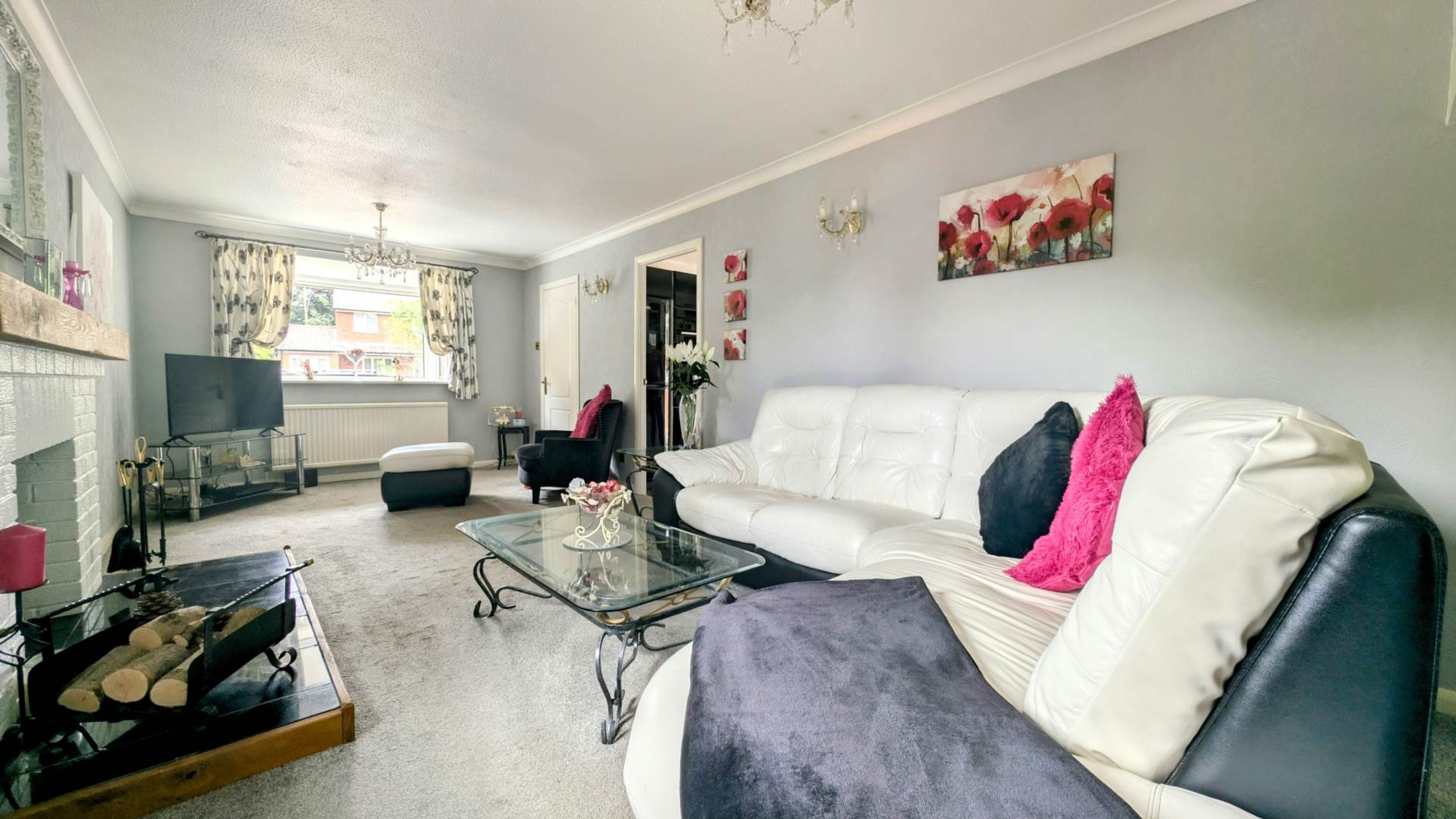 Additional Property Image 3 bedroom Detached Bungalow for sale in Bordon 3