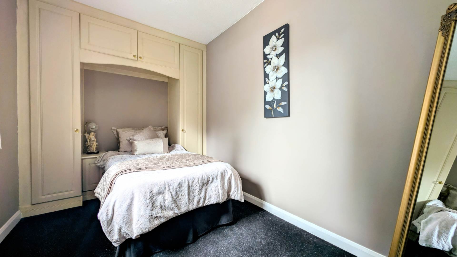 Additional Property Image 3 bedroom Detached Bungalow for sale in Bordon 11
