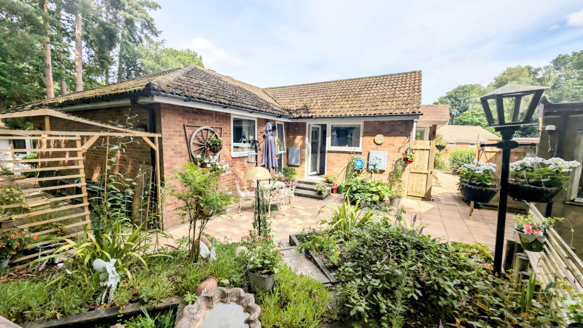 Additional Property Image 3 bedroom Detached Bungalow for sale in Bordon 22