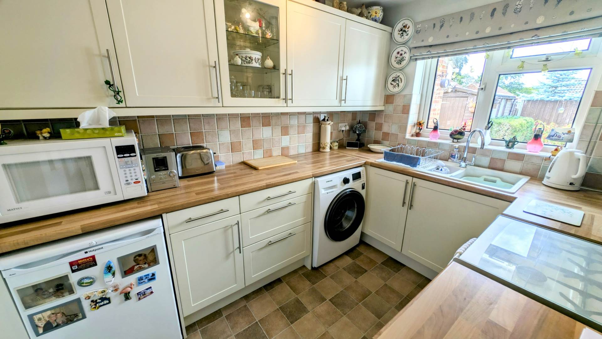 Additional Property Image 2 bedroom Semi Detached Bungalow for sale in Bordon 5
