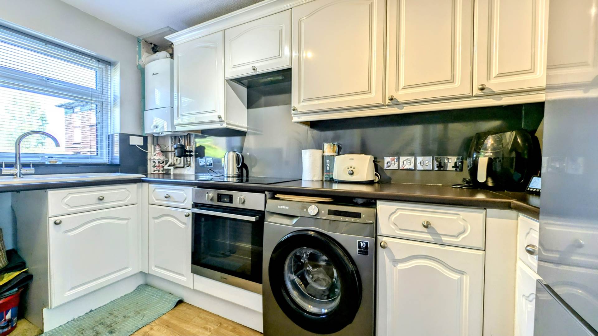 Additional Property Image 2 bedroom Terraced for sale in Bordon 6