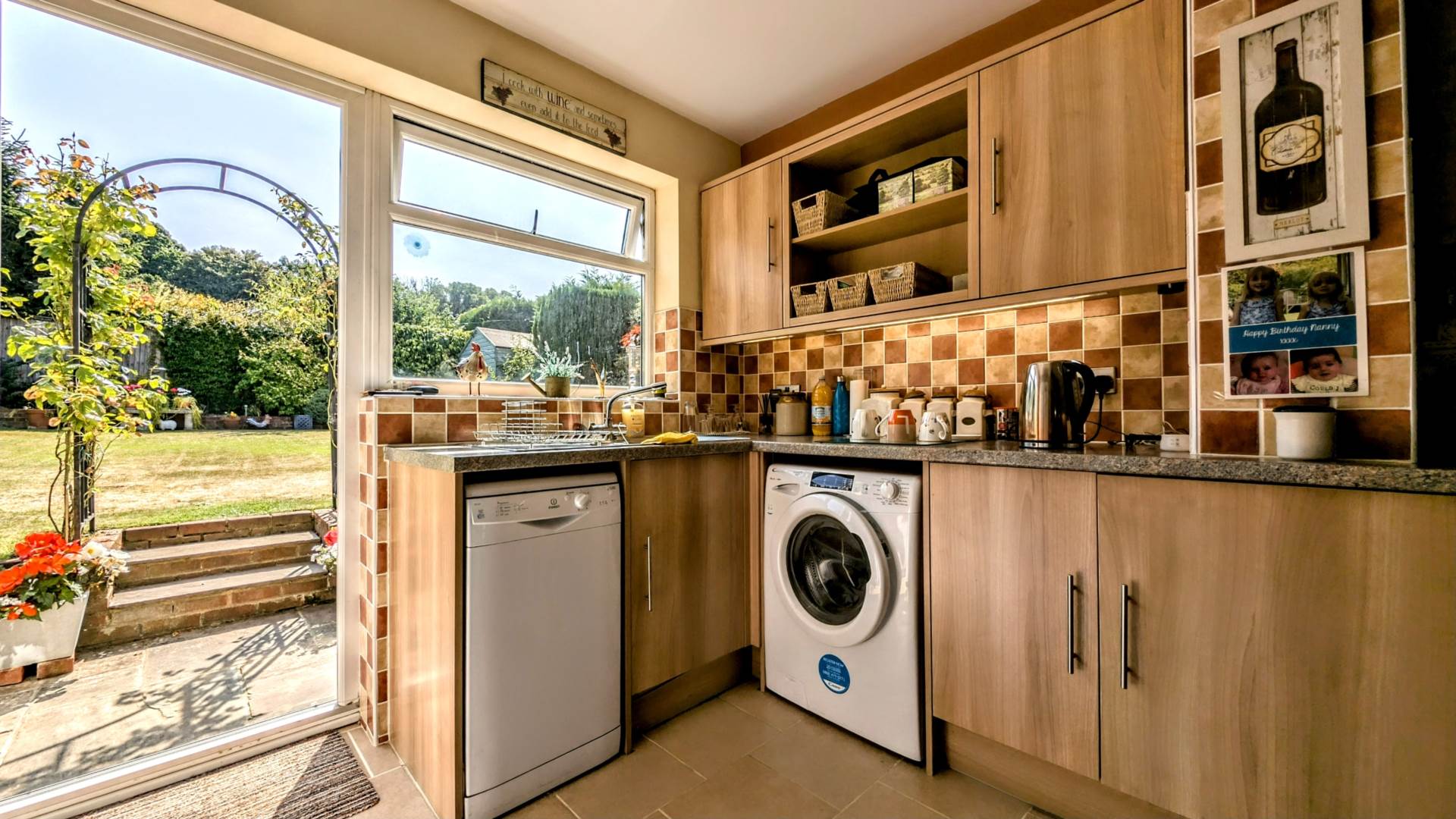 Additional Property Image 2 bedroom Detached Bungalow for sale in Bordon 9