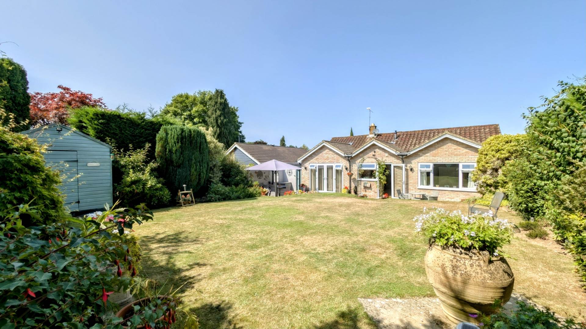 Additional Property Image 2 bedroom Detached Bungalow for sale in Bordon 15