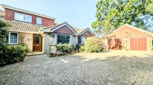 4 bedroom Semi Detached Bungalow for sale in Bordon