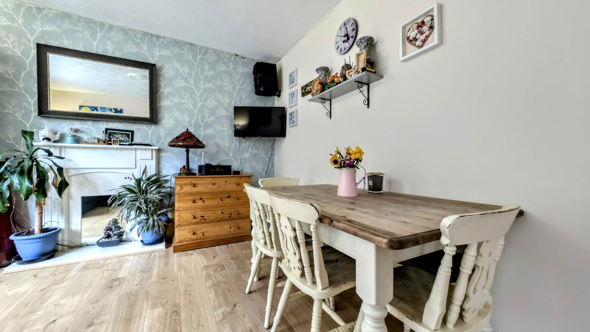 Additional Property Image 2 bedroom Maisonette for sale in Bordon 4