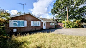 3 bedroom Detached Bungalow for sale in Bordon