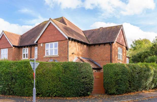 Additional Property Image 4 bedroom Semi Detached for sale in Watford 2