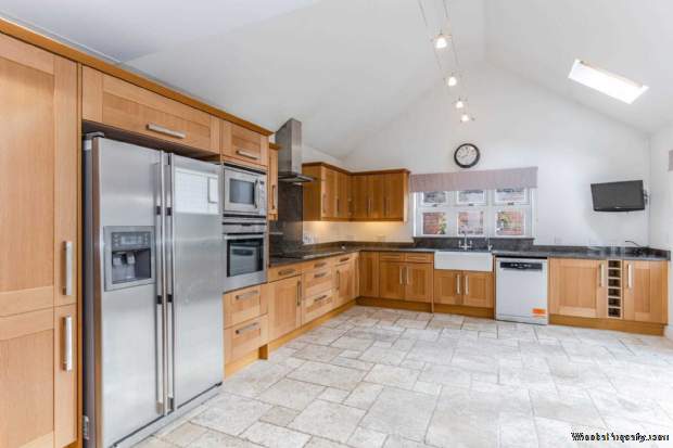 Additional Property Image 4 bedroom Semi Detached for sale in Watford 7
