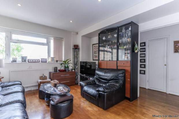 Additional Property Image 4 bedroom Terraced for sale in Bushey 3