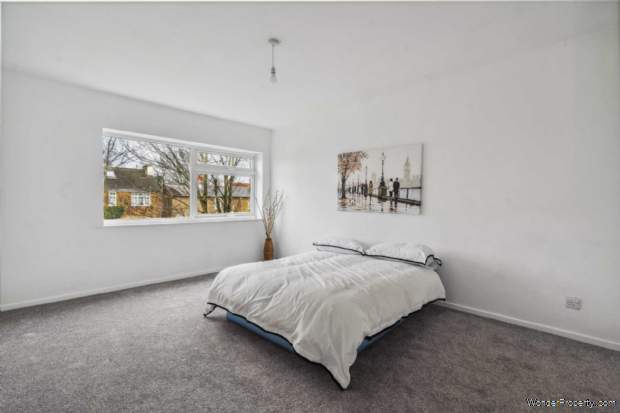 Additional Property Image 2 bedroom Flat for sale in Bushey 7